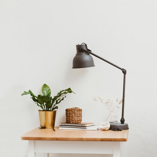 알루미나 차콜 멀티유즈 데스크램프 | 겟몰 쇼핑몰솔루션 디자인 파이브3